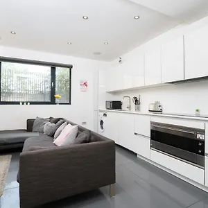 Pristine In Central Londra